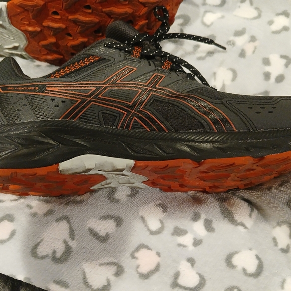 ASICS men size 11 - Picture 6 of 7